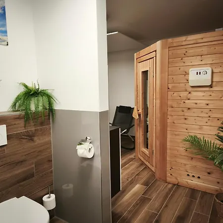 Gemuetliche Souterrainwohnung *