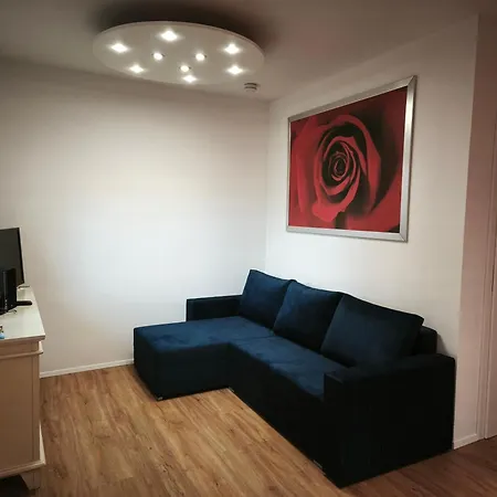 Gemuetliche Souterrainwohnung *