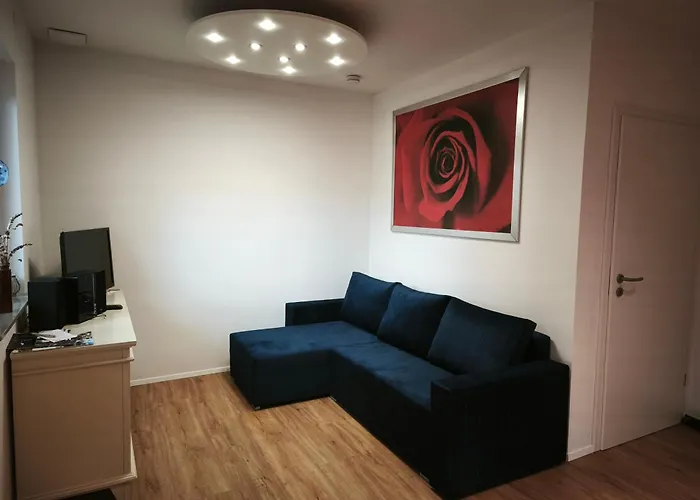 Gemuetliche Souterrainwohnung *